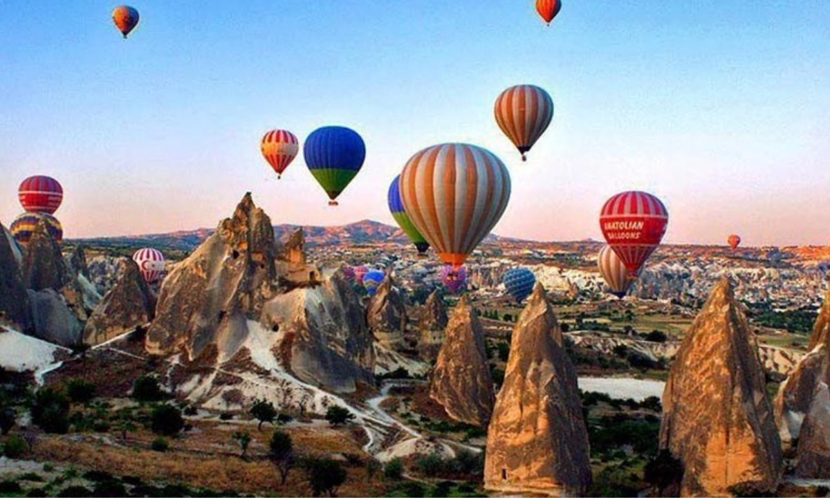 Kapadokya'nın Büyüsü Sürüyor! 4 Milyon Ziyaretçi ile Rekor Kırıldı!