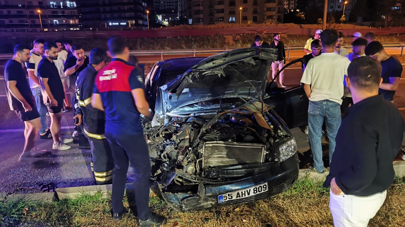 Ünye'de Felaket Gece! Alkollü, Ehliyetsiz Sürücü Park Halindeki Araçları Biçti!